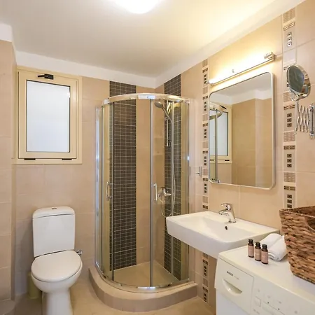 Cisterna - Shared Pool Apartman Sztérnesz