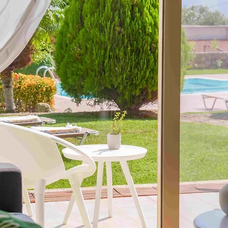 Cisterna - Shared Pool Apartman Sztérnesz